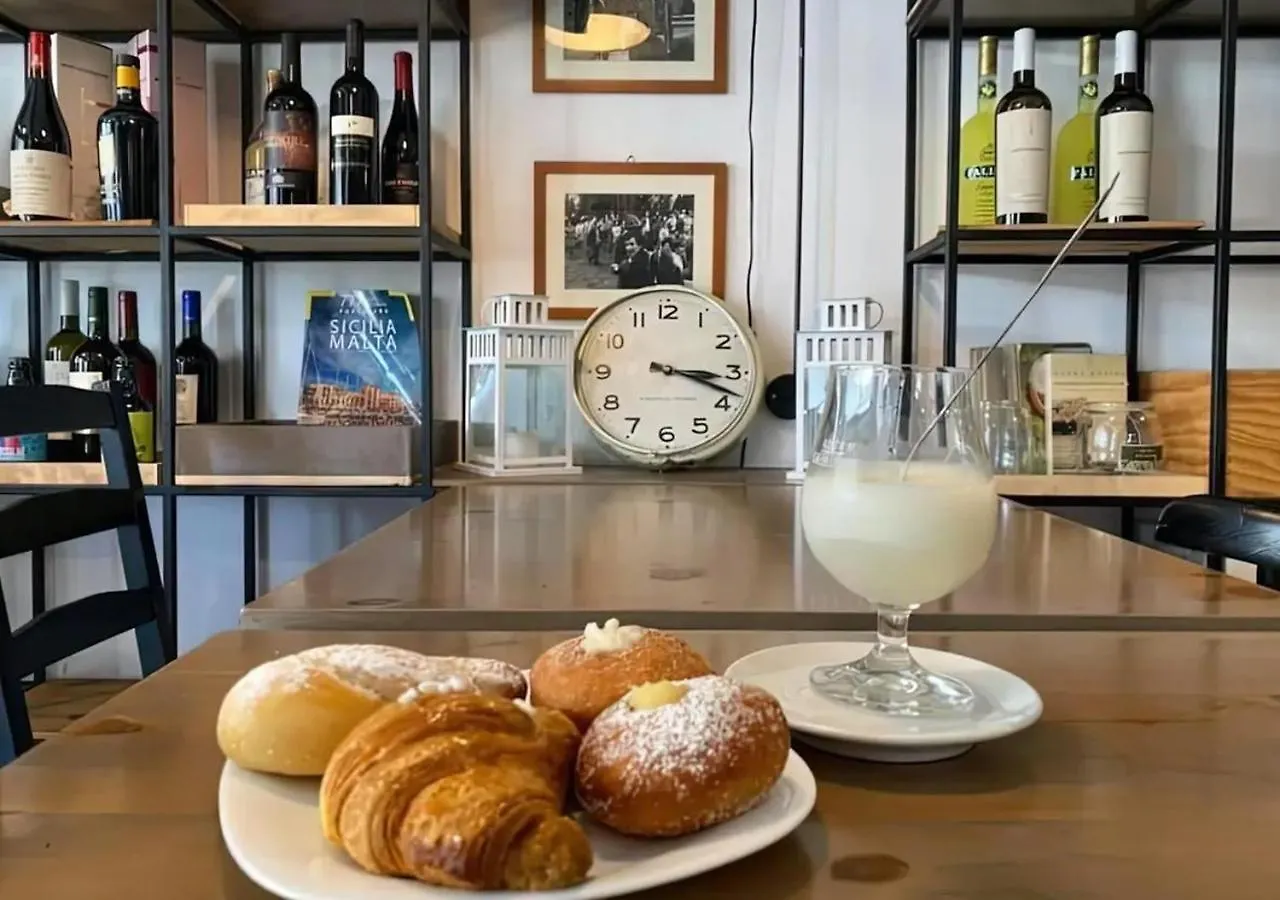 Leone Suite B&B & Restaurant Palermo 3*,  Italy